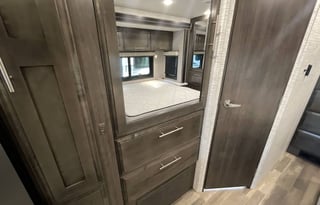 Erick Esteem 2025 sleeps 6,KING BED, Outside tv