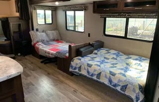 Family approved 1/2-ton towable Jayco w/bunks