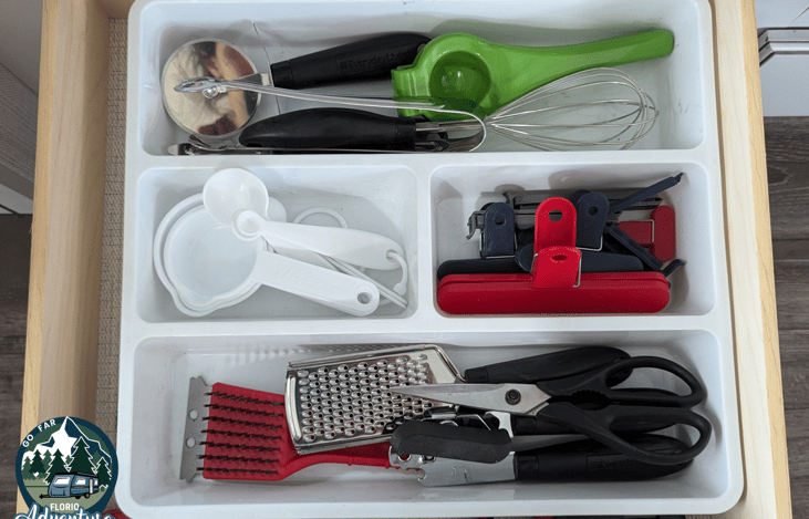 Standard amenities for kitchen