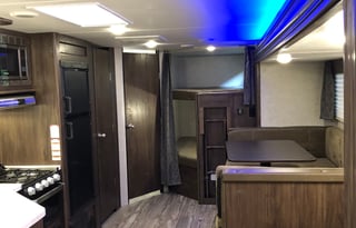 2019 Forest river Cherokee grey wolf 26dbh