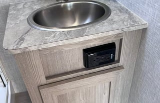 2022 GeoPro 19ft / Sleeps 4 / Lightweight / Irvine