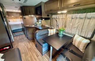 2022 Thor Majestic 28A (BRFL 1815)