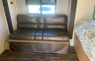 SKIP'N ROCKS PET FRIENDLY RV RENTAL