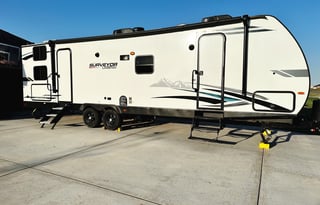 2022 Surveyor Legend 296QBLE