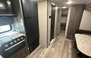 2021 KZ Sportsmen SE 301BHKSE