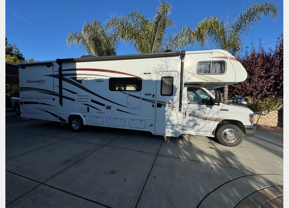 Class C Motor Home rentals in Redwood City