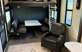 2019 Cruiser Stryker ST-2916 w/paddle boards!