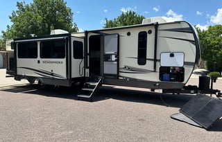 Spacious GLAMPING in “Big Gem”