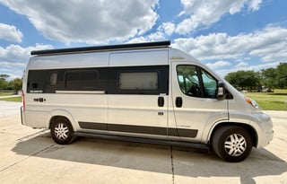 Winnebago Travato 59KL