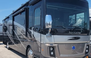 Family Fun Coach-FL-Bring Fido -2Bath! - 2019