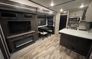 Lauryn and Noah's Pet Friendly 5th Wheel