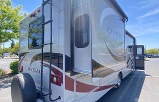 Make great memories in our Roomy Thor Chateau 31L!