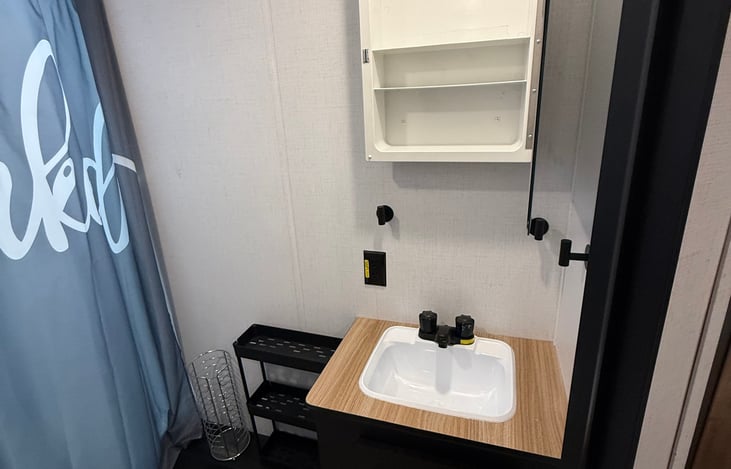 Bathroom sink & cabinet