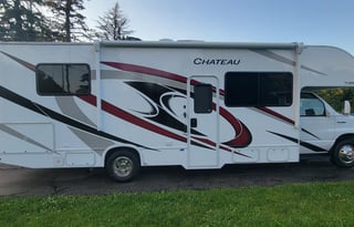 2022 Thor Chateau 28Z Easy to drive, tons of xtras