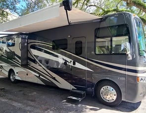 Thor Motor Coach Miramar 37.1