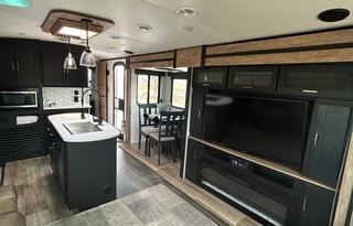 Easy Luxury Camping - 2022 Keystone Outback 330RL