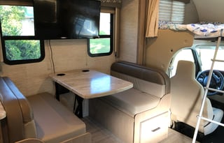 2021 Thor Motor Coach Quantum SE SE28 Ford