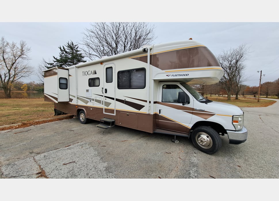 Class C Motor Home rentals in Weston