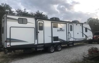 2018 Crossroads RV Sunset Trail Super Lite SS331BH