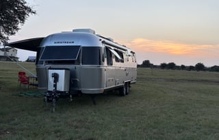 Airstream Glamping in Style/Remote OfficeStarlink