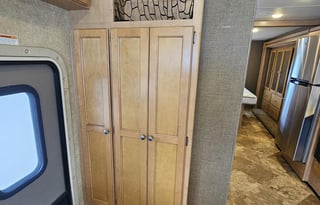 2015 Thor Motor Coach Windsport 32N