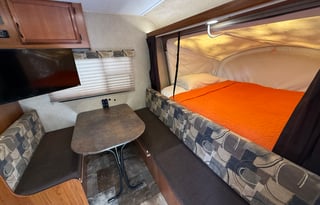 2018 Starcraft Hybrid Camper Sleeps 6