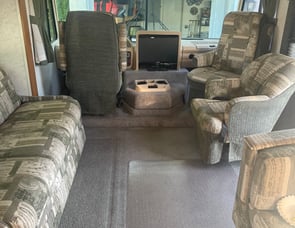 Four Winds RV Hurricane 32A