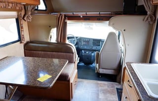 2017 Thor Motor Coach Chateau 22B #5