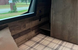 Sweet Retreat - Delivered luxury camper!