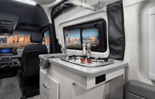 King bed/front bed/4x4/Lithium/Solar/Generator