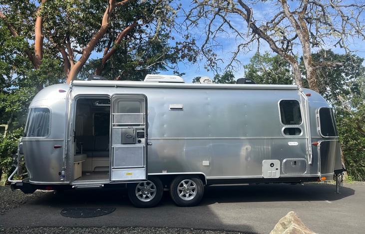 Side view with awning, door open