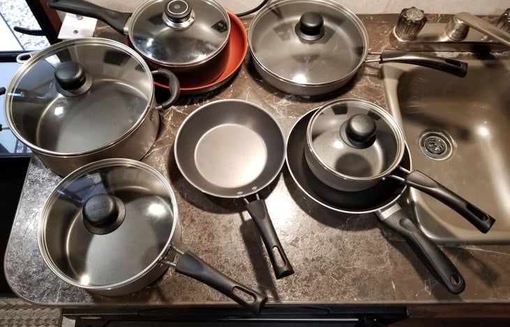 Pots and pans please do clean after use