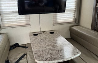 2017 Thor Motor Coach Four Winds 29G