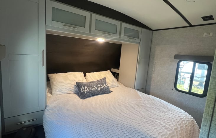 main bedroom with queen bed