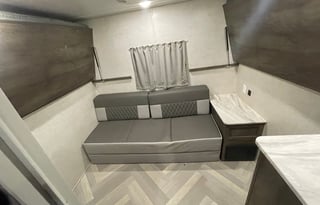 Wildwood Bunk House w/ Fireplace