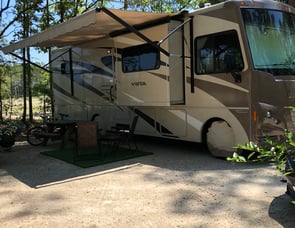 Winnebago Vista 30T