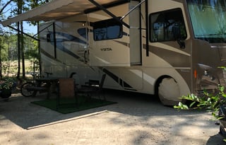 2015 Winnebago Vista 30T.