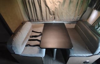 S.U.M.P.Vee v8  24' Class C small but spacious