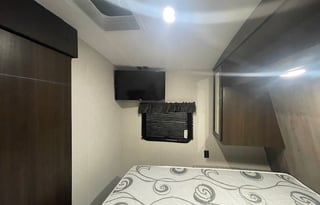 2022 Keystone Springdale-Like new, sleeps up to 8!
