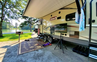 2018 Dutchmen RV Coleman Light 2835BH