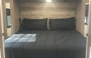 2022 CrossRoads Sunset Trail KING BED DUAL AC's