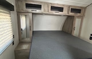 2021 Alpha Wolf 26RL-L DELIVERY ONLY!!!Glamping!!!