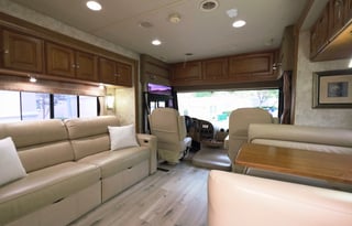 Winnebago:King Bed • FREE WiFi • Solar