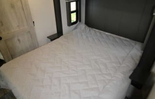 2022 Keystone RV Avalanche 390DS