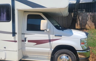 32ft Coachmen – Family Friendly, newly remodeled!