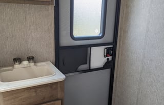 2019 Dutchmen RV Coleman Light 3015BH
