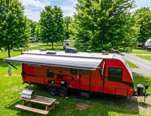 Winnebago Minnie Winnie 2455BHS