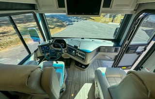 Holiday Rambler Luxury Coach /2 Full Baths & Bunks