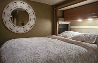 2013 Winnebago - VIA 25Q - Mercedes Diesel