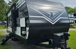 Great Family Getaway w/ Bunk House (DELIVERY ONLY)